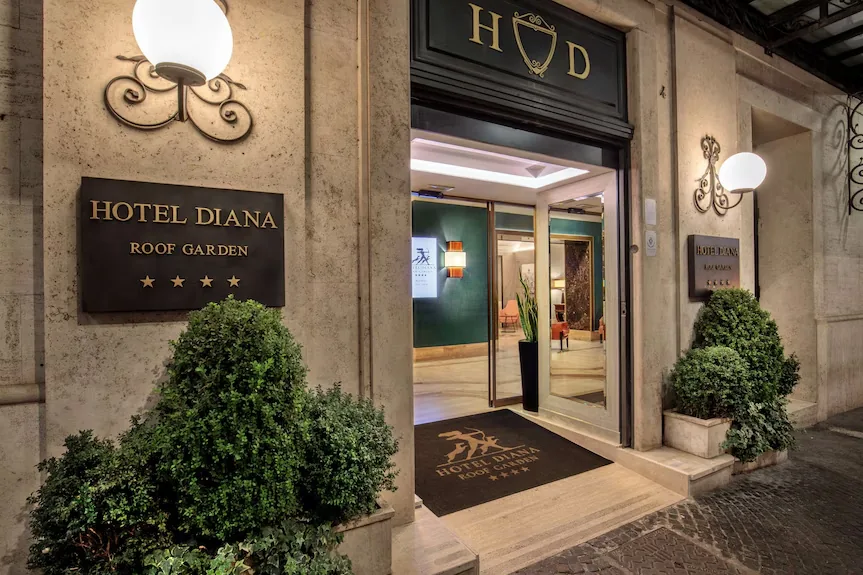 Ingresso dell'Hotel Diana Roof Garden a Roma