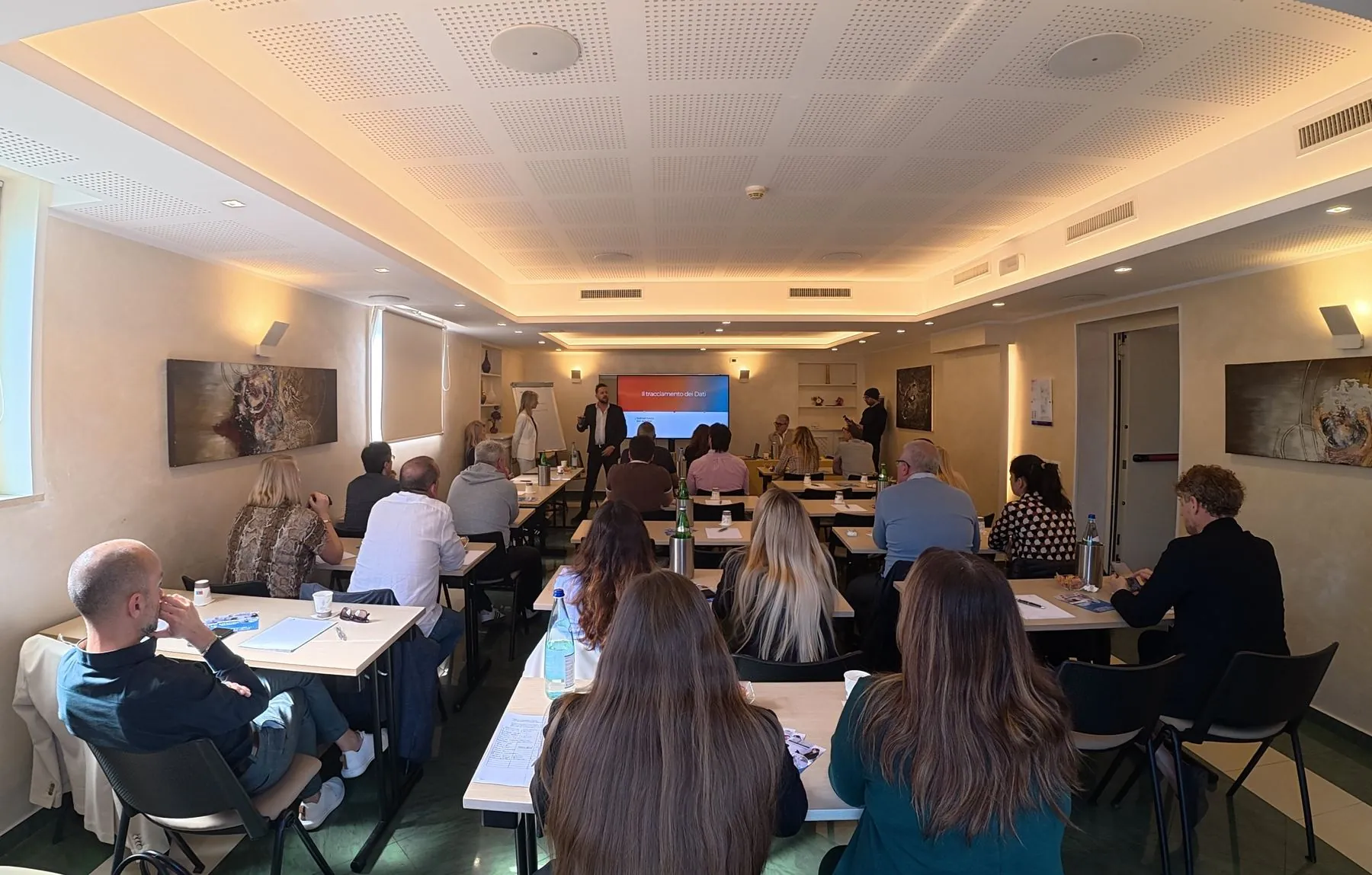 La sala piena durante l'evento di Progetto FV di aprile 2026 a Roma